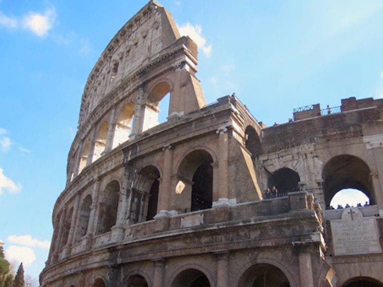 Quiso ser inmortal grabando su nombre en el Coliseo de Roma y va a la cárcel