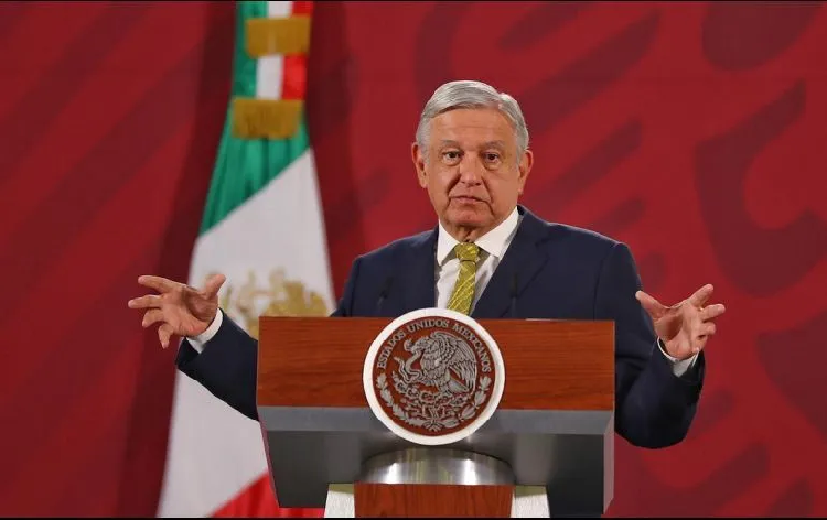Mis adversarios quieren vivir una "temporada de zopilotes": López Obrador
