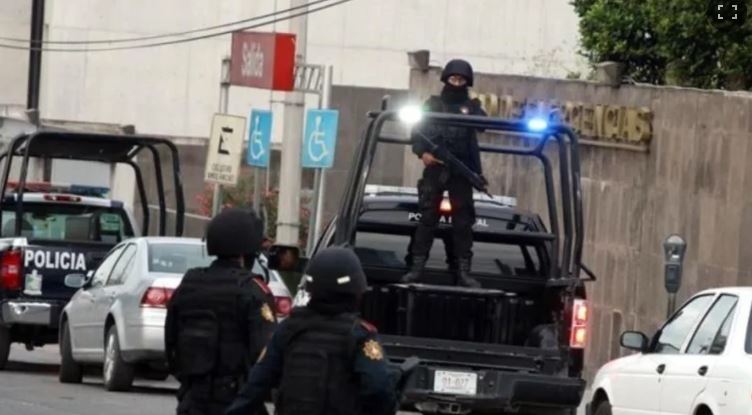 Nuevo León: Con fuerza pública obligarían a ciudadanos a quedarse en casa