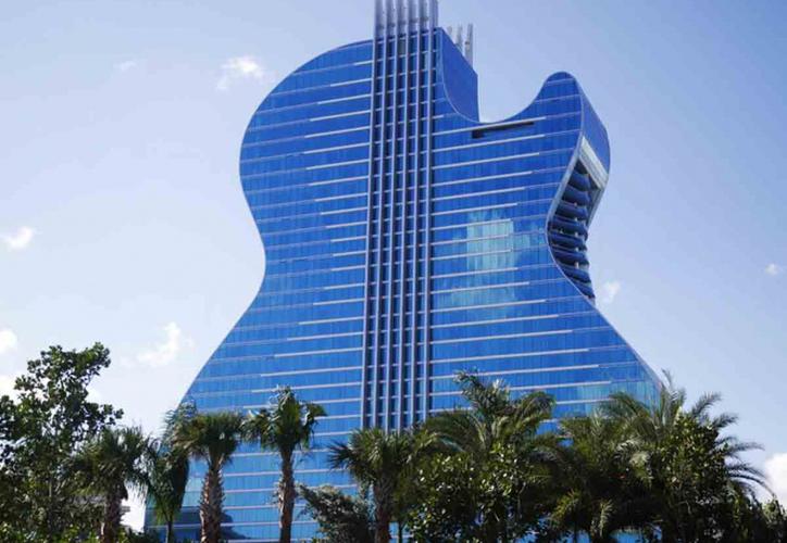 Hotel con forma de guitarra abre sus puertas