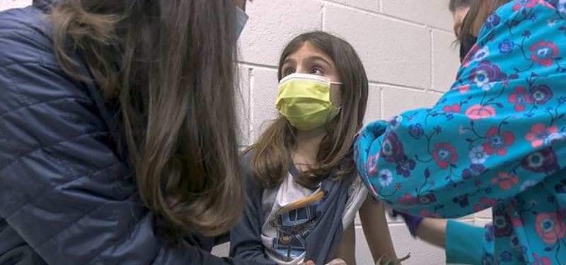 Miles de niños ya están probando la vacuna del coronavirus en varios países