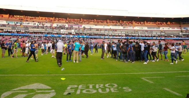Por riña, Querétaro se quedará un año sin aficionados en partidos locales