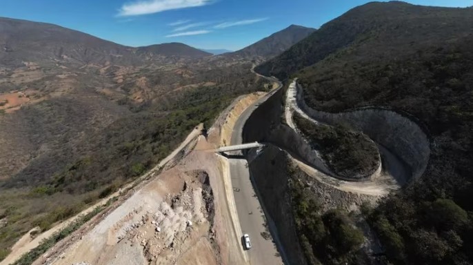 Vecinos de Oaxaca rechazan carretera que hace el gobierno federal