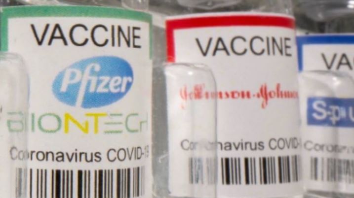 Recomiendan evitar la vacuna covid de Johnson & Johnson por posible riesgo