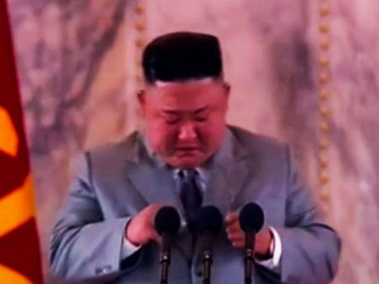 VIDEO: Llora y se disculpa Kim Jong-un por no mejorar el nivel de vida de su país