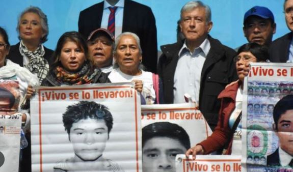 AMLO se compromete ‘resolver’ caso Ayotzinapa antes de que se termine su sexenio