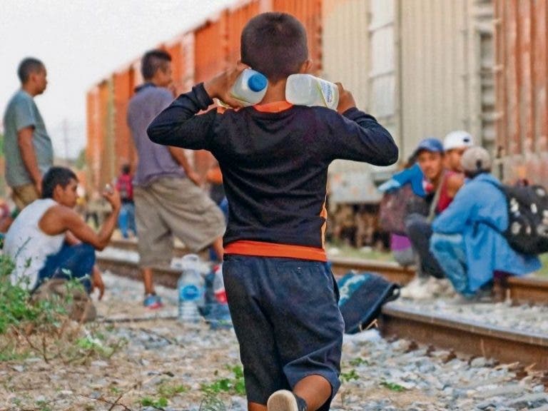 Trump se aferra a deportar a niños migrantes antes de irse