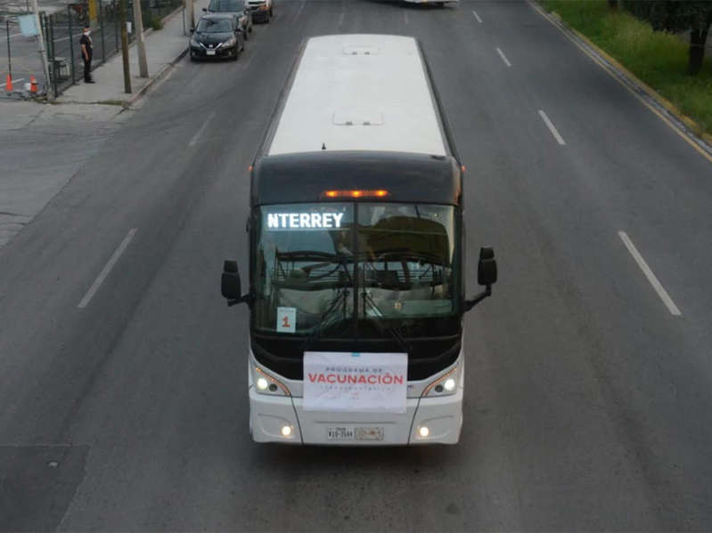 Chocan autobuses del Programa de Vacunación Transfronterizo; 3 lesionados