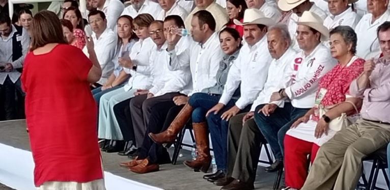 Xóchitl sobre renuncia de militantes del PRI en Hidalgo: “Qué bueno tenían cola muy larga”