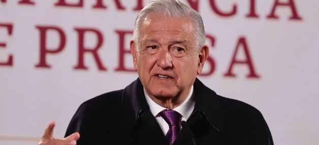 ¡Insólito! AMLO pide al Inai informar ingresos de Carlos Loret