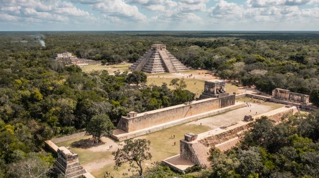 Hallan "estructuras secretas" en Chichén Itzá que fueron habitadas por las élites