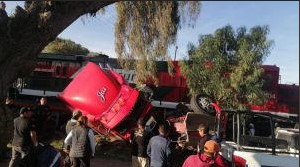 Tren embiste tráiler que intentó ganarle el paso en Cuapiaxtla, Puebla