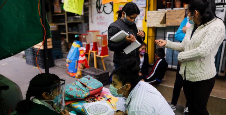 CDMX: Tortillería se volvió en escuela para decenas de niños por pandemia