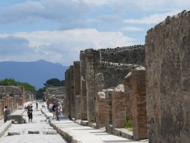 Arqueólogos descubren una habitación de esclavos en Pompeya