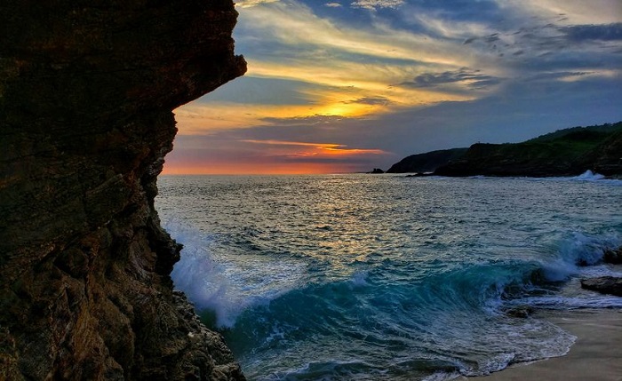 Multarán con $500 a quienes no usen cubrebocas en playas de Oaxaca