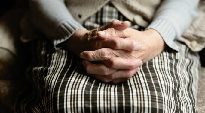 Edomex: Invasores despojan y venden casa de Lupita, una abuelita de 102 años