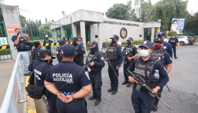 Puebla: Policía ingresa a instalaciones de la Universidad de las Américas