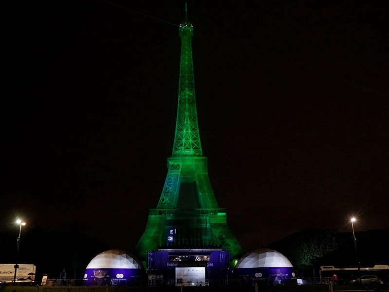 Torre Eiffel se ilumina con energía de hidrógeno; así las increíbles fotos
