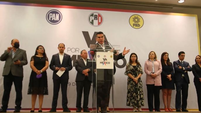 Va por México presenta "moratoria constitucional" por "cerrazón" de AMLO al diálogo