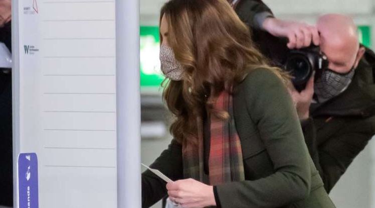 Error ortográfico de la duquesa Kate se robó el protagonismo en su reaparición