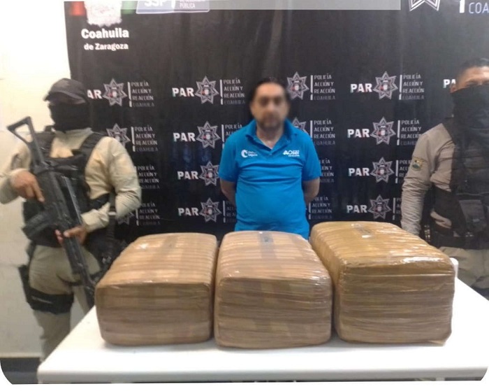 Lo detienen por llevar 30 kilos de mariguana en el asiento de atrás en La Laguna