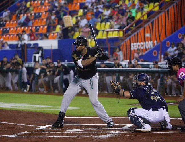 Leones de Yucatán cae en apretado juego ante Tigres de Quintana Roo