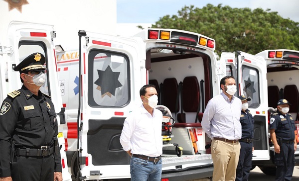 Vila entrega 12 nuevas ambulancias a la SSP para trasladar pacientes con Covid-19