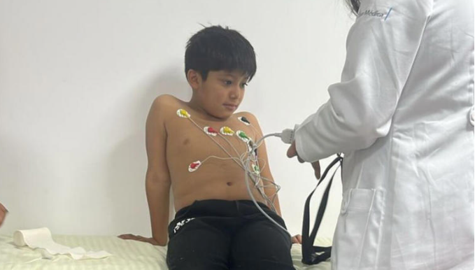 Kermés para salvar el corazón de Tobi; recaudan recursos para su cirugía; sin ayuda oficial