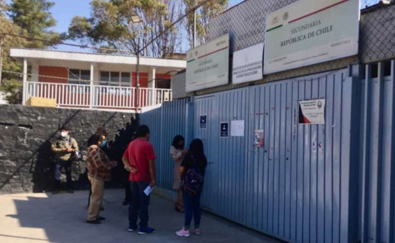 Menor ingresa armado a secundaria y al manipular la pistola se dispara