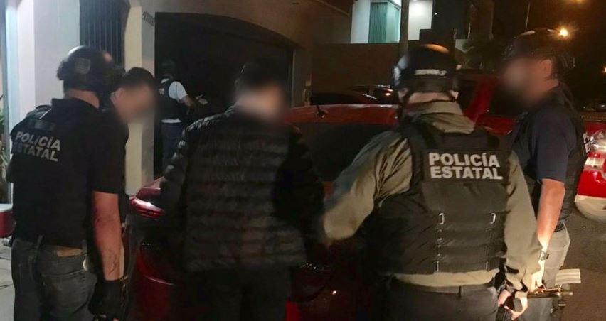 Detienen a sujetos que festejaban disparando al aire en Culiacán