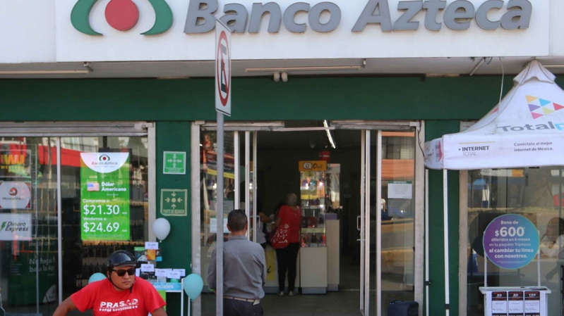 Exempleado de Banco Azteca logra embarga a éste por despido injustificado