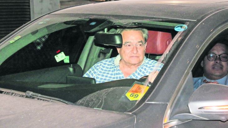 Pío López se retira de careo con Loret en un Mercedes-Benz y y se dice "inocente"