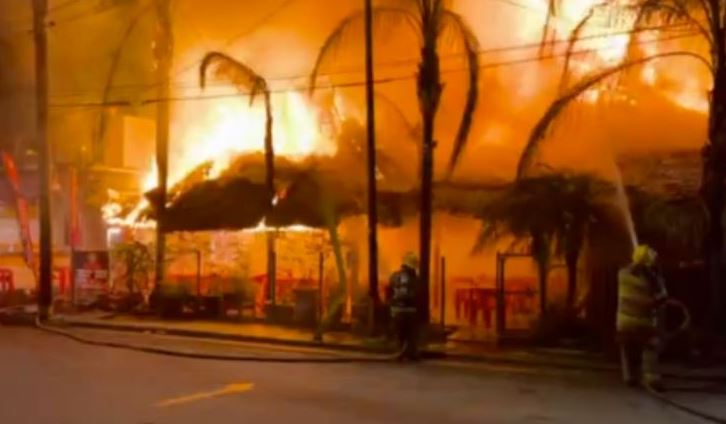 VIDEO: Aficionados de los Rayados de Monterrey incendian restaurante