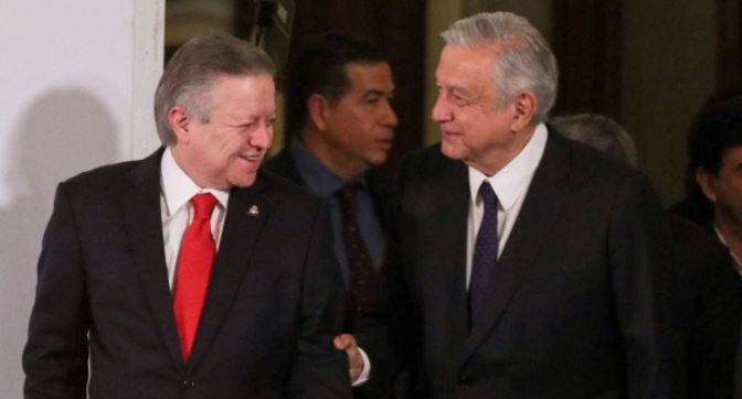 Admite AMLO que cabildea con ministros sus reformas ¿No es intromisión?