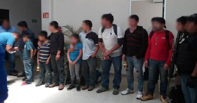 74 migrantes privados de la libertad son rescatados en Nuevo León; 31 son niños