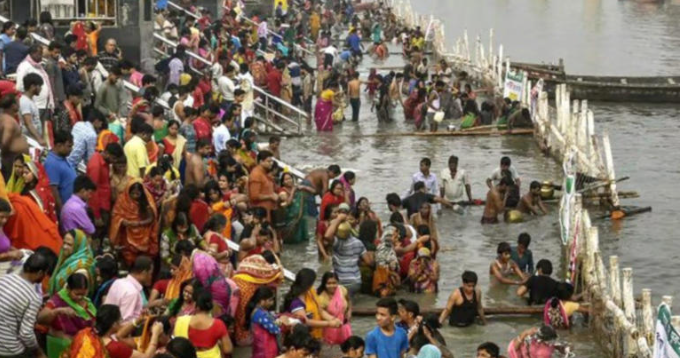 Mueren ahogados  46 en "baños rituales" en ríos de India, ignoraron alertas del clima