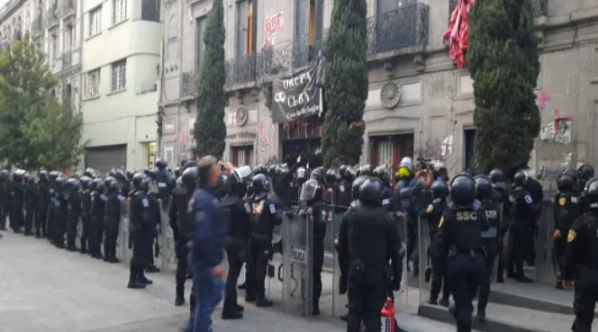 Policía recupera casa de CNDH tras agresión a mujer por encapuchadas