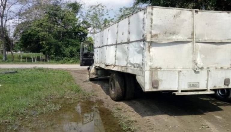 “Disfrazan” pipa huachicolera como camión, para no ser detectados, en Tabasco