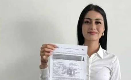 Candidata en Puebla hace campaña a bordo de Lamborghini y se dice ofendida