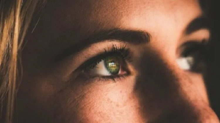 Los movimientos oculares nos ayudan a recuperar recuerdos, según estudio