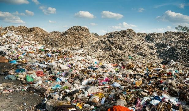Científicos hallan una forma de convertir los residuos plásticos en un tesoro