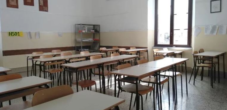 AMLO no prohibirá que regresen a clases en escuelas privadas (¡que se infecten!)