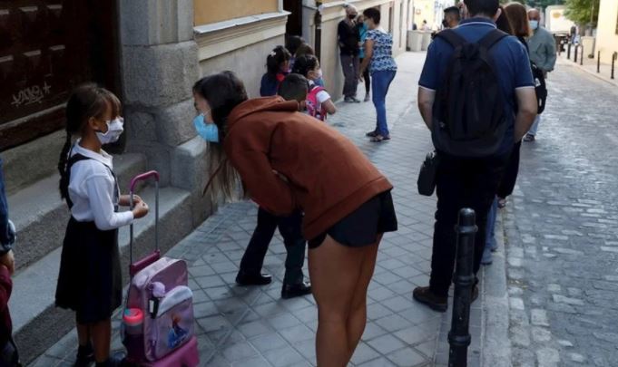 EE.UU.: No usar “mamá” o “papá”, para fomentar la "inclusión", recomienda escuela