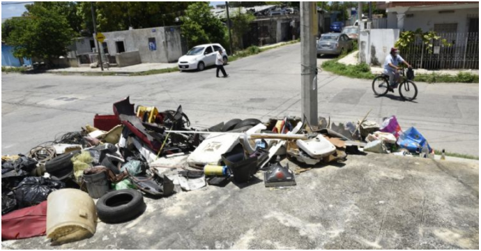 Como siempre miles de cacharros se quedan en las calles de Mérida