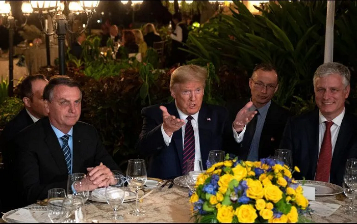 Funcionario brasileño que estuvo con Trump y Bolsonaro da positivo de Covid19