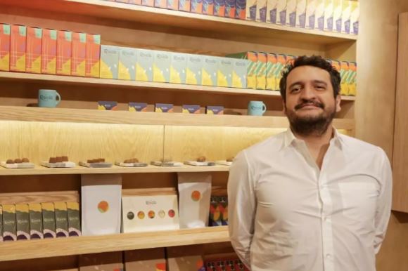 Hijos de López Obrador expanden su negocio de chocolates con nueva sucursal