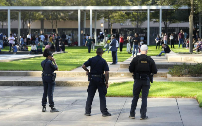 Identifican mujer que abrió fuego en iglesia evangélica de Houston, Texas