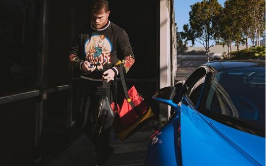 “Canelo” pone en venta su Bugatti y en abonos