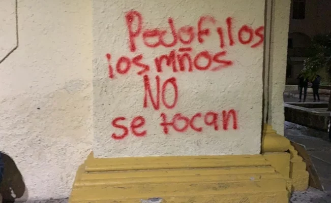 “Los niños no se tocan”; vandalizan catedral en Sonora