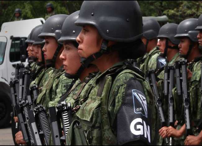 Despliegan elementos de la Guardia Nacional en el río Suchiate